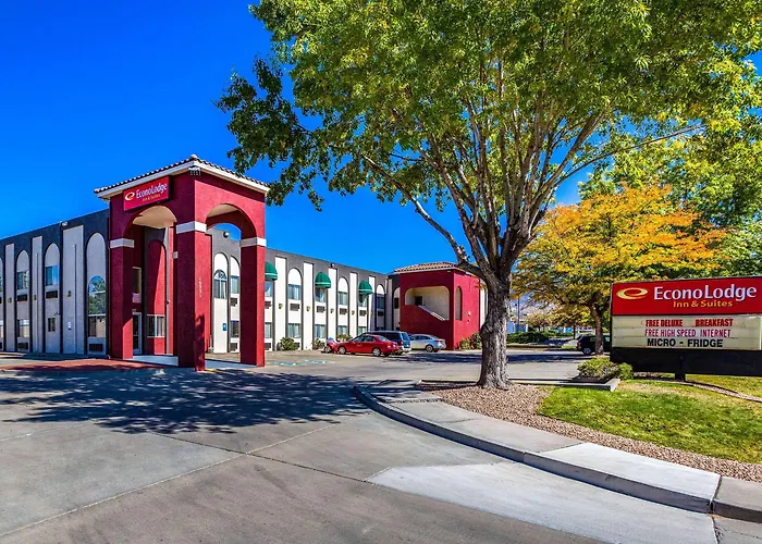 Econo Lodge Inn & Suites Albuquerque East I-40 Eubank Exit